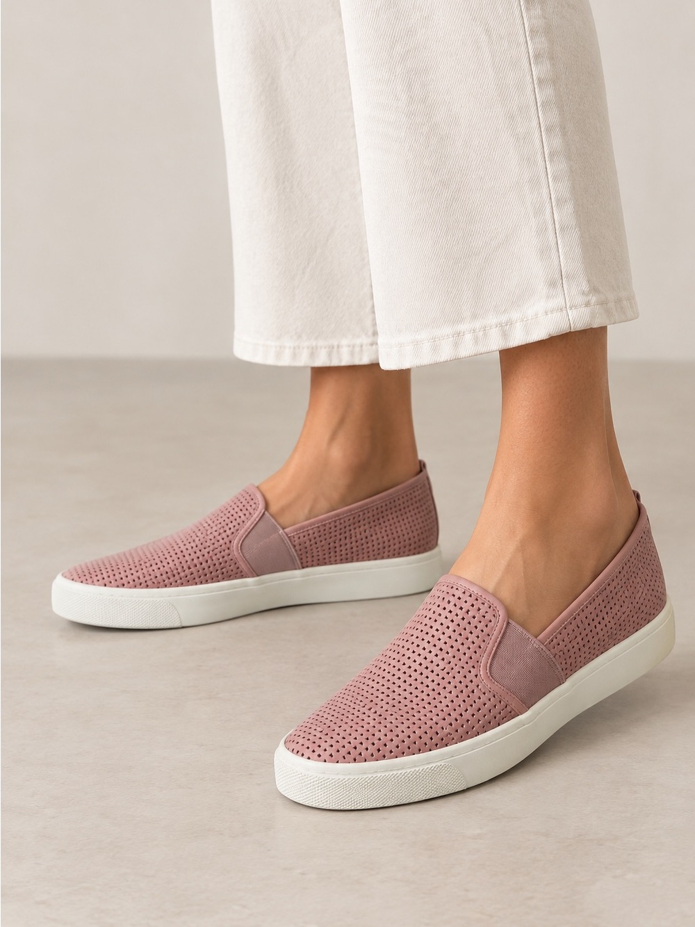 Vince Blair Perforated Leather Pink Blush Slip-On Sneakers size 6